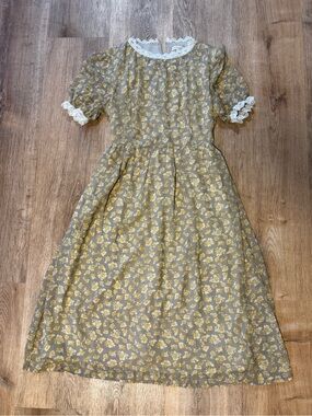 Roolee Vintage-Inspired Midi Dress